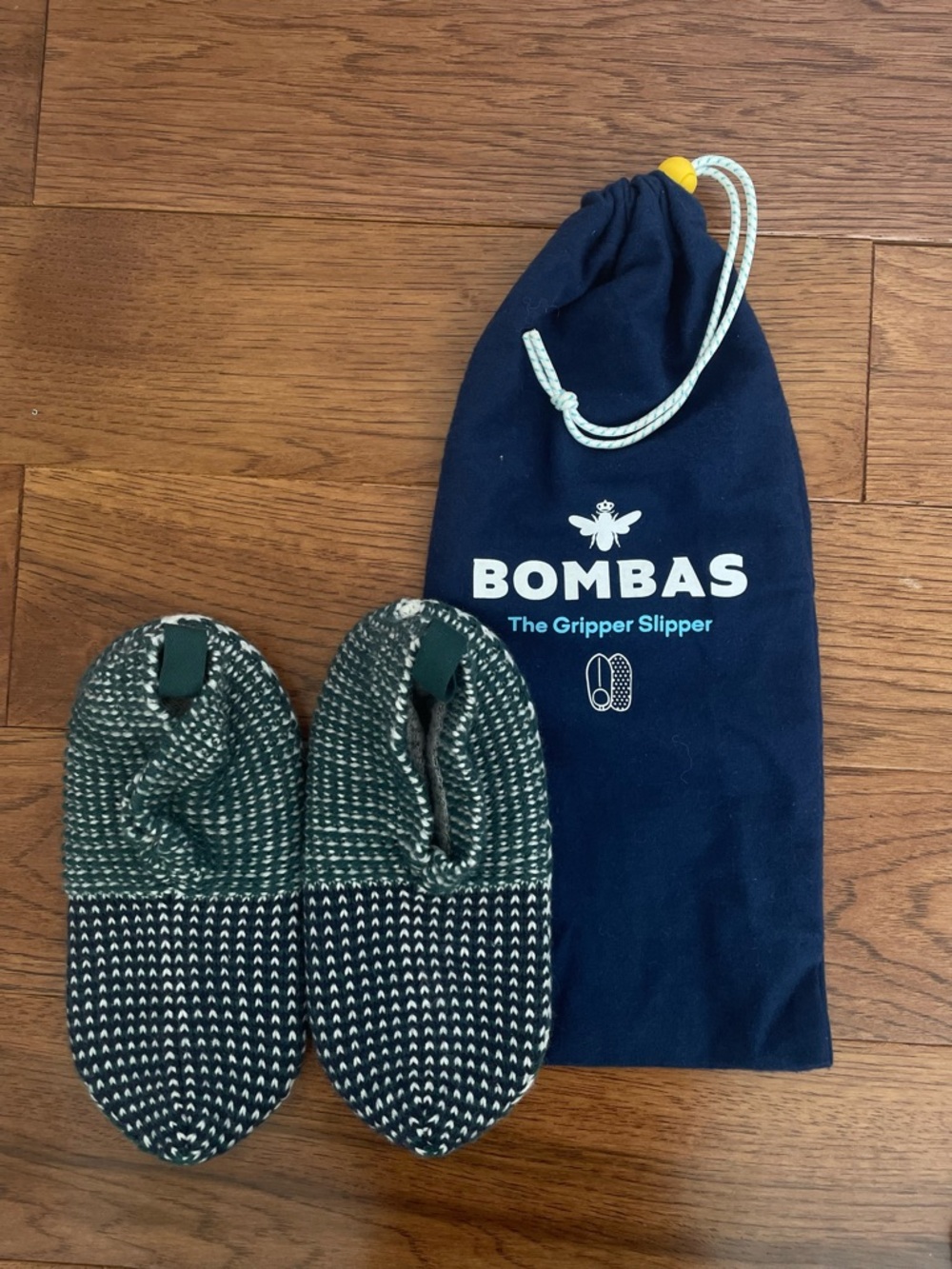 NWOT Youth Bombas Gripper Slippers - Picture 5 of 5